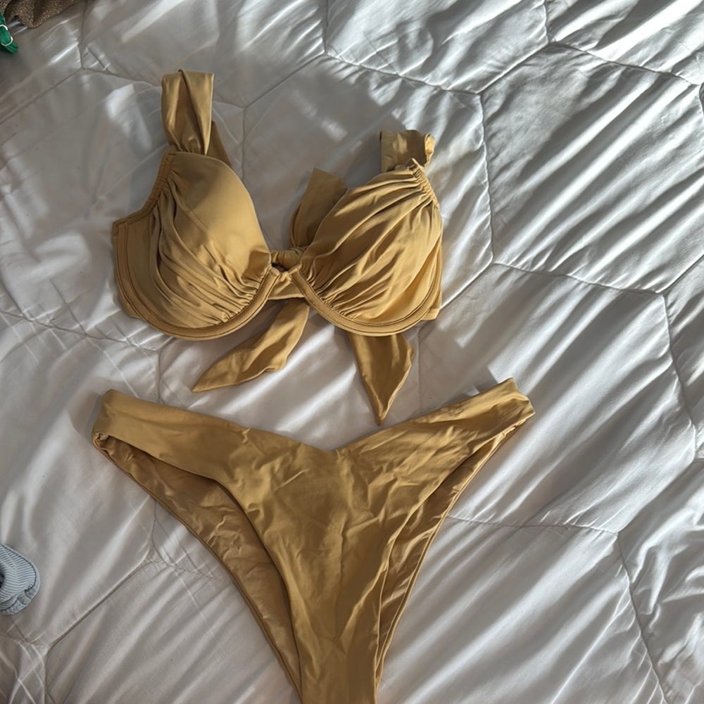 Elegant Gold Women's Bikini Set